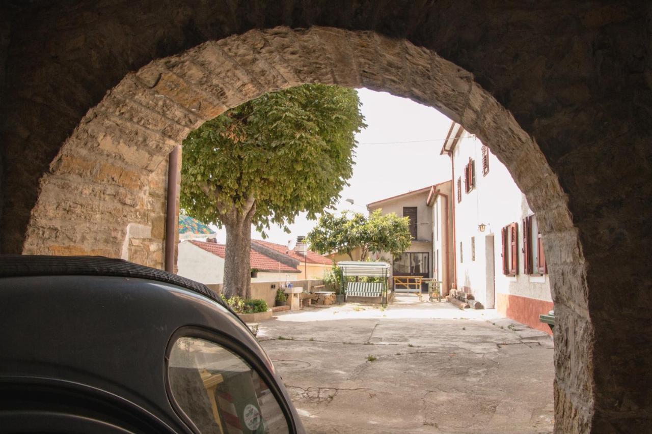Oltre L'Arco Hotell San Dorligo della Valle Eksteriør bilde
